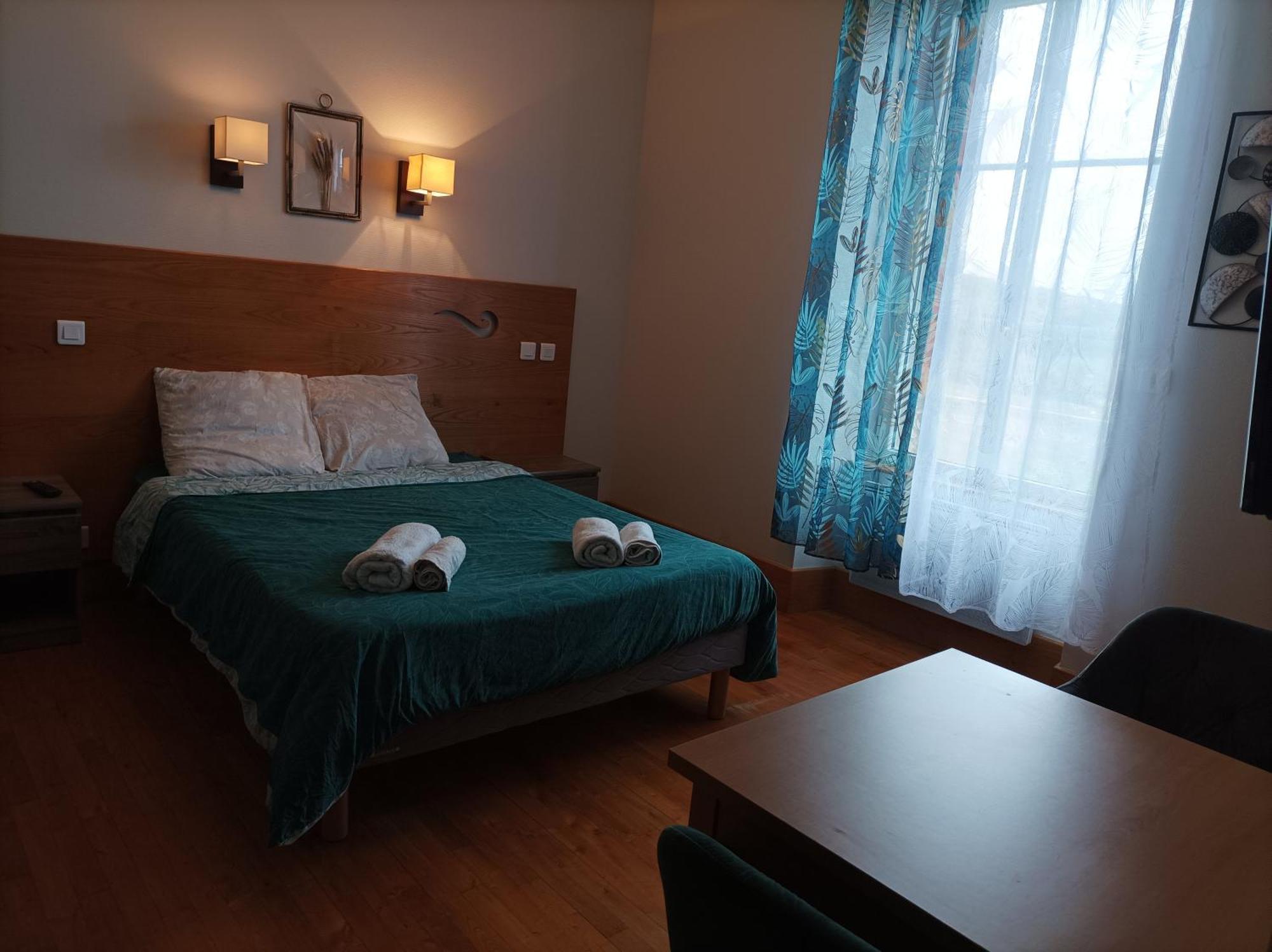 Auberge De Mourjou Bagian luar foto